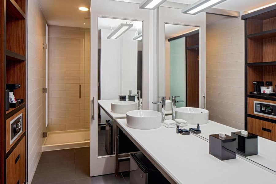 Loft 523 New Orleans — Bathroom