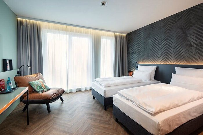 LOGINN Hotel Berlin Airport — Guest room