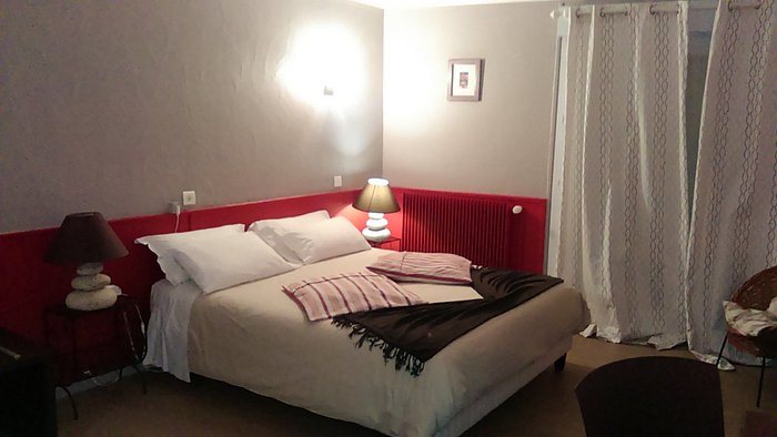 Logis Hotel Central Hotel Spa — Guest room