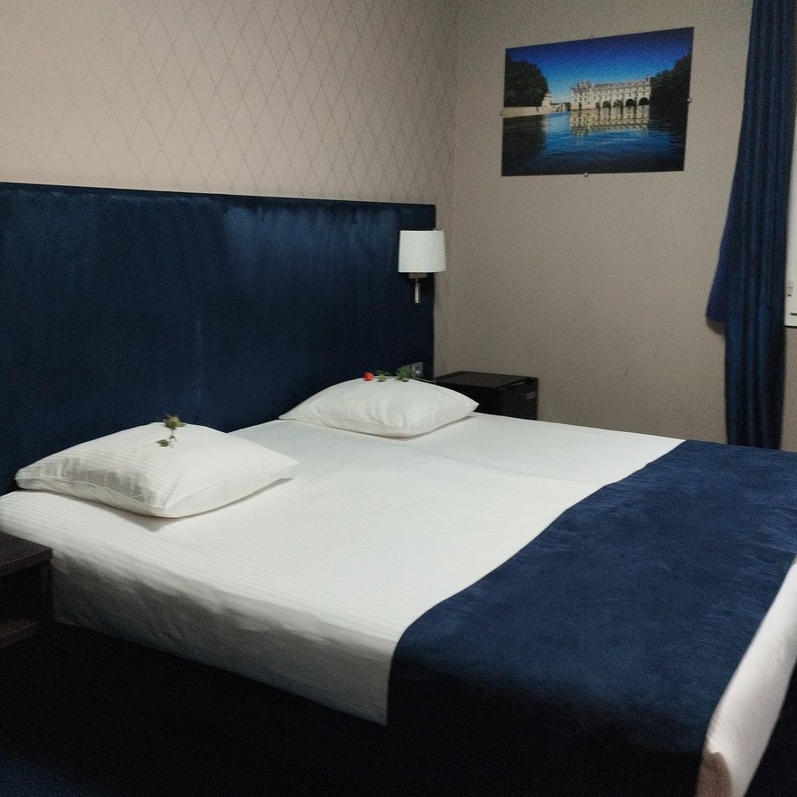 Logis Hotel des Chateaux — Guest room