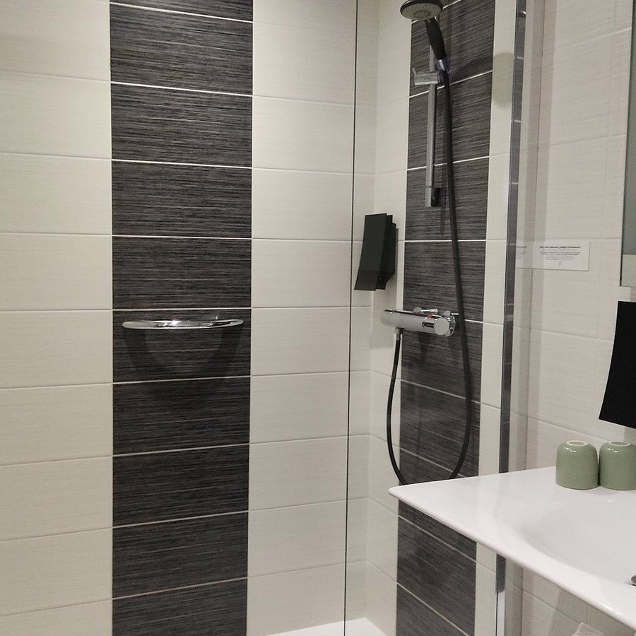 Logis Hotel du Parc — Bathroom