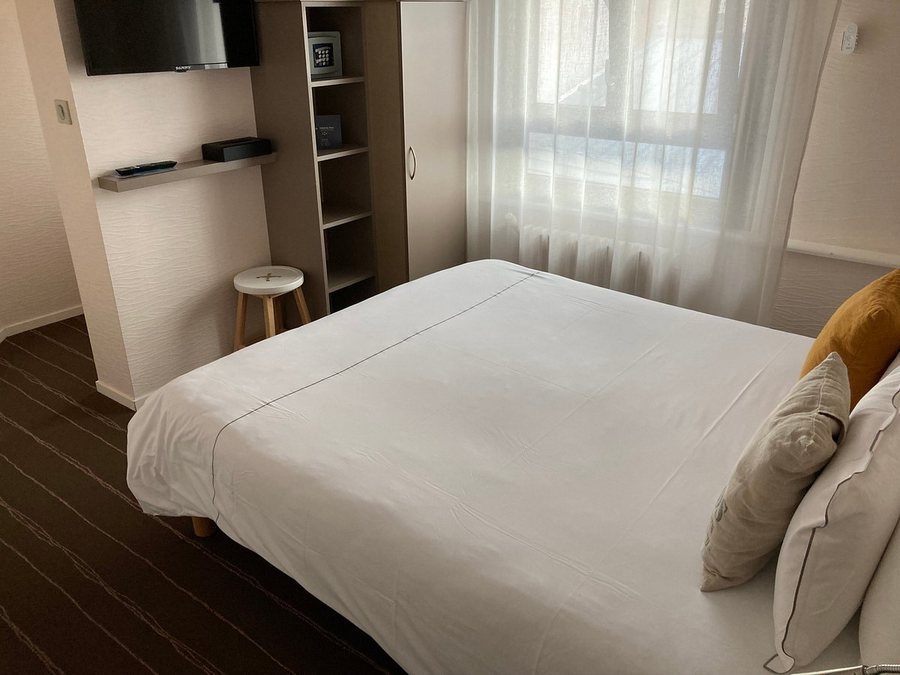 Logis Hotel du Parc — Guest room