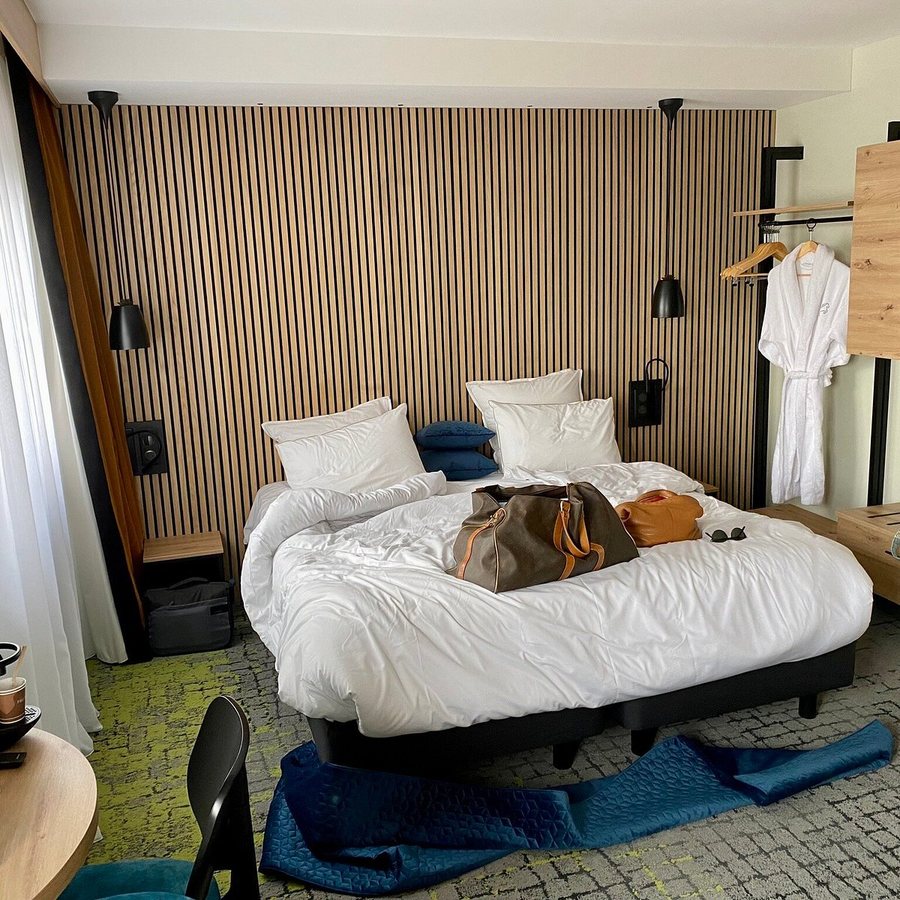 Logis Hotel le Cheval Blanc — Guest room