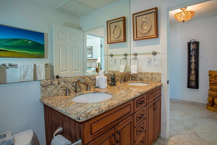 Lokelani Condominiums — Bathroom
