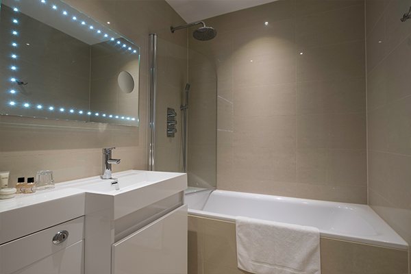 London Lodge Hotel London England — Bathroom
