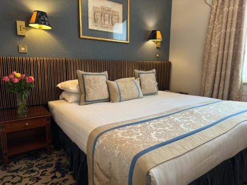 London Lodge Hotel London England — Guest room