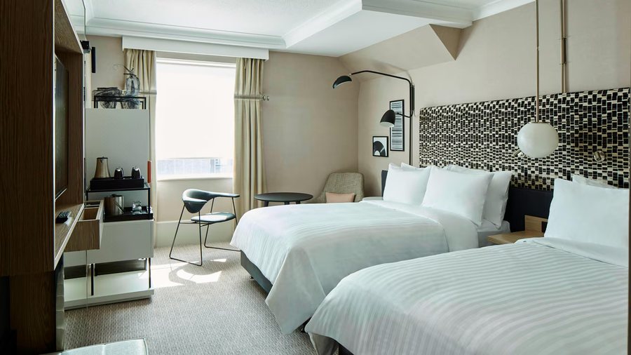 London Marriott Hotel Maida Vale London England — Guest room