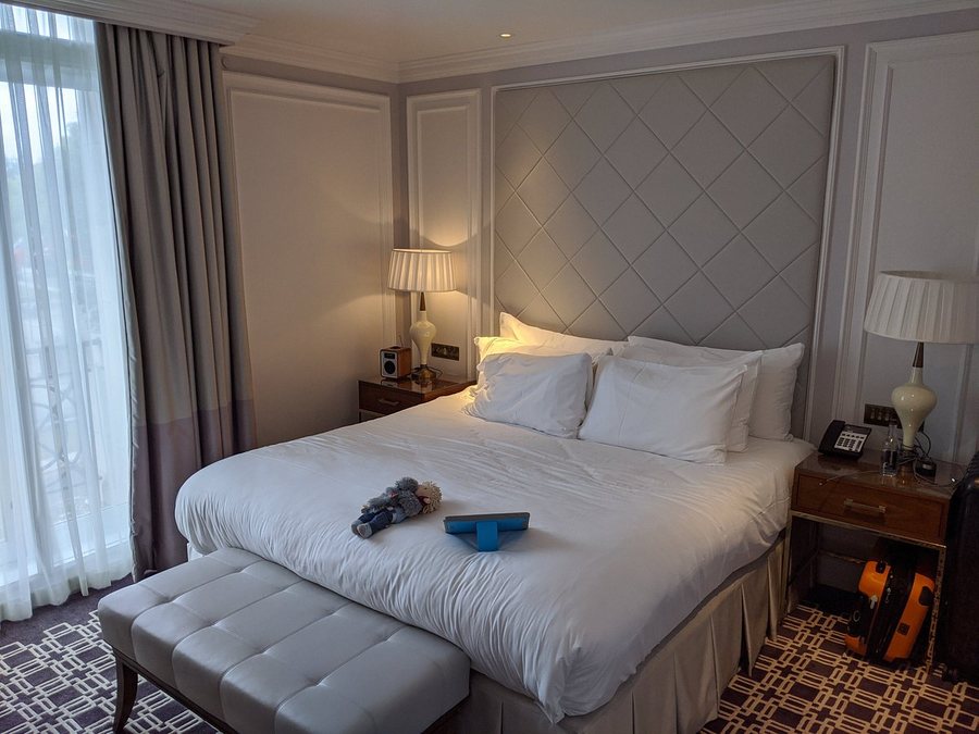 London Marriott Hotel Park Lane — Guest room