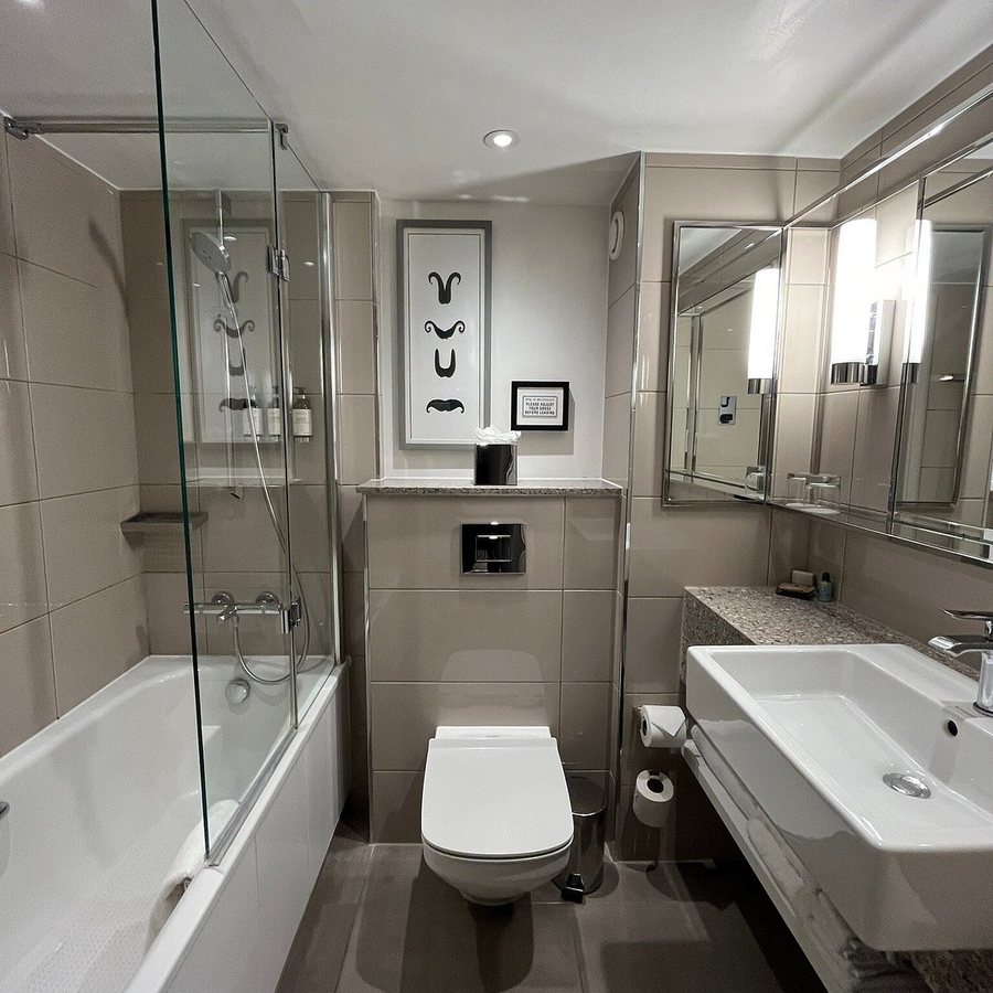 London Marriott Hotel Regents Park — Bathroom
