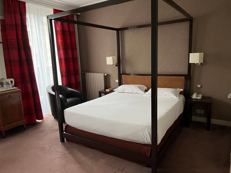 Londres et New York Hotel — Guest room