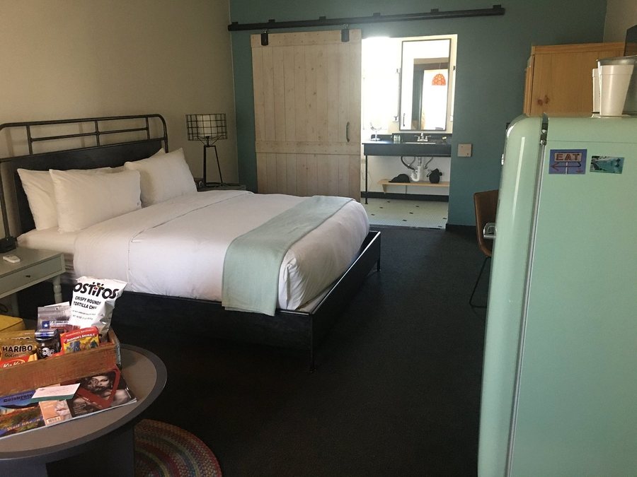 Lone Star Court — Guest room