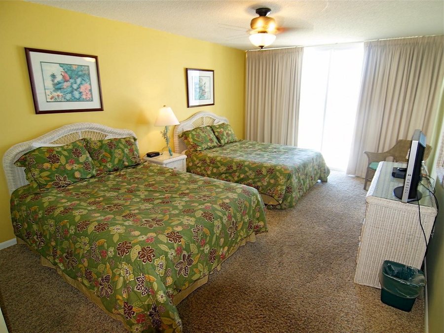 Long Beach Resort Towers — Guest room
