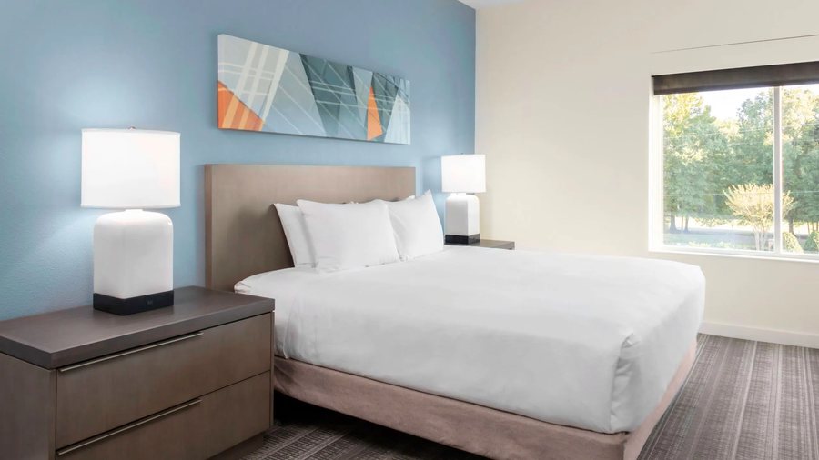 Long Cove Resort — Guest room