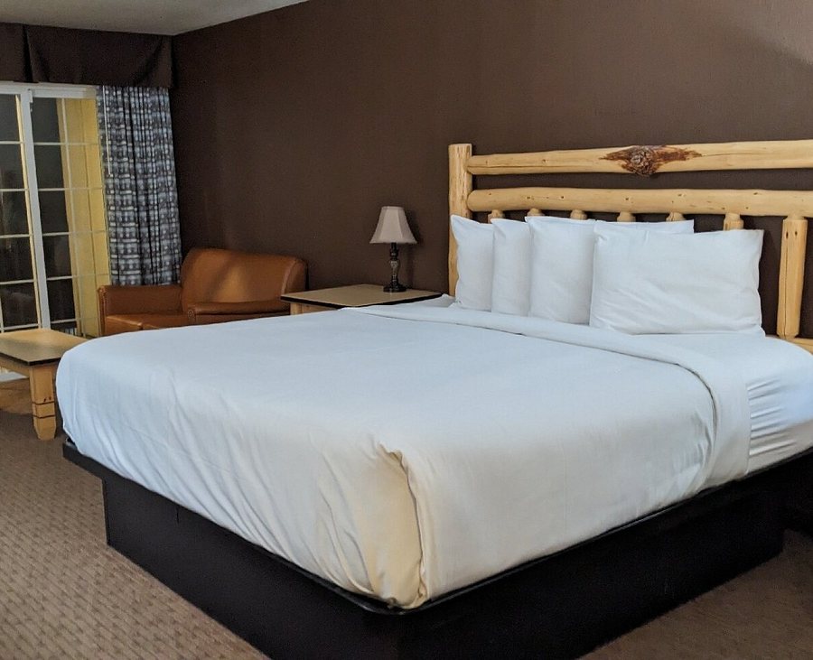 Long Hollow Ranch — Guest room