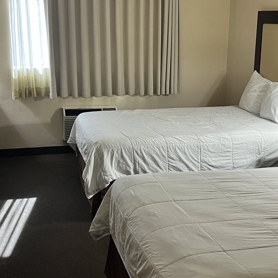 Longhorn Casino Hotel Las Vegas Nevada — Guest room