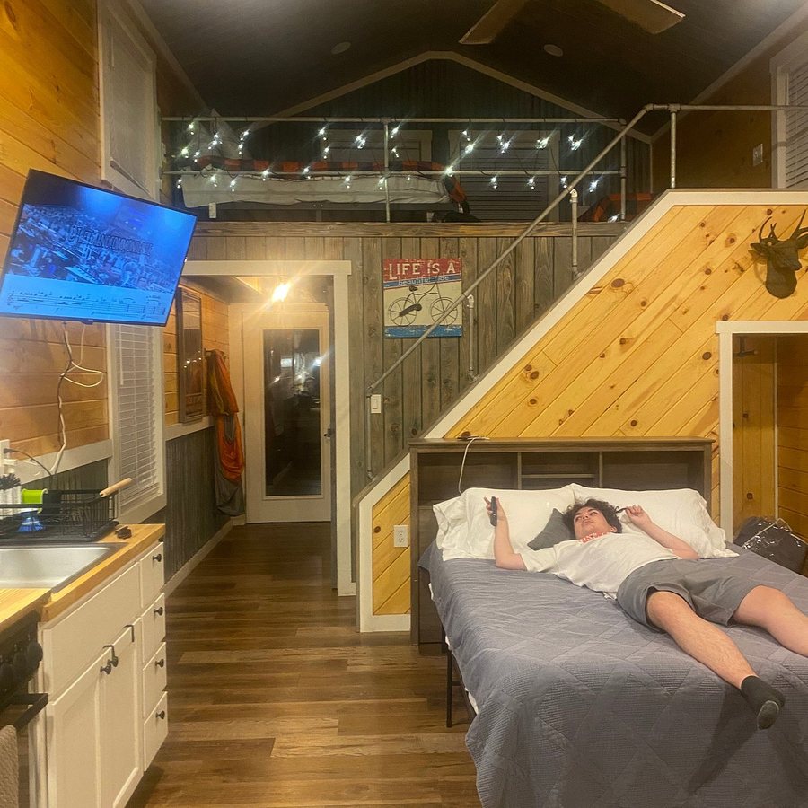 Longleaf Piney Resort — Guest room