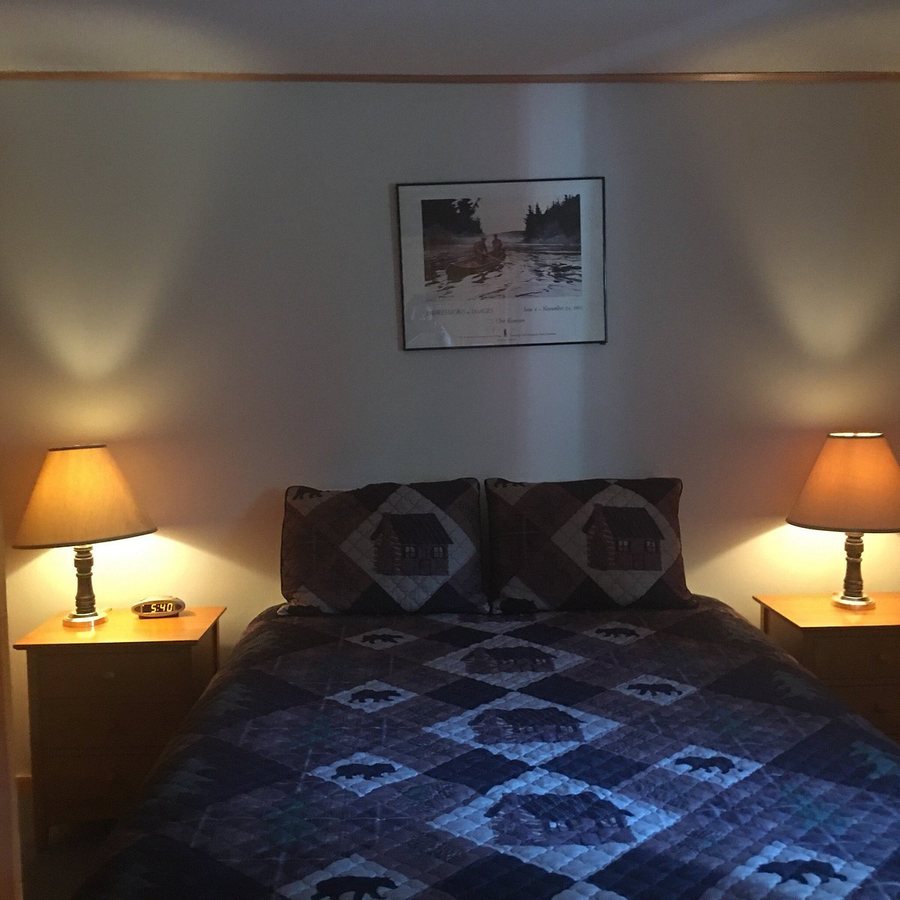 Lopstick — Guest room