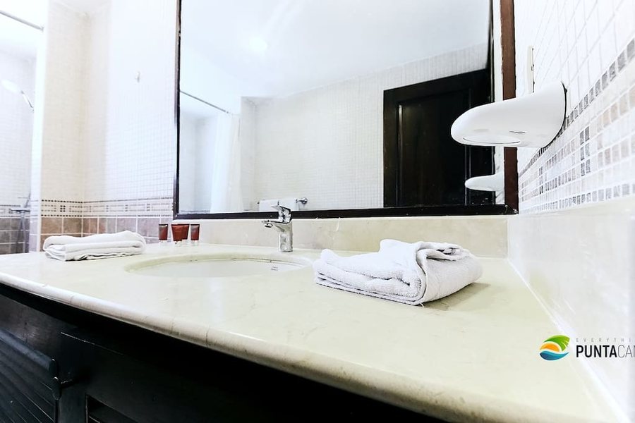 Los Corales Village — Bathroom