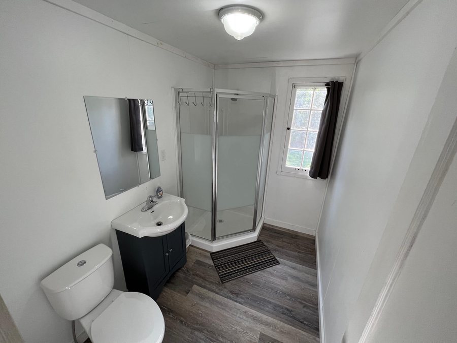Lost Lake Wilderness Lodge — Bathroom