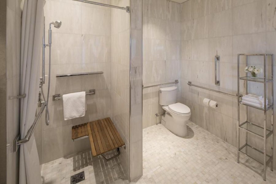 Lotte Hotel Seattle — Bathroom