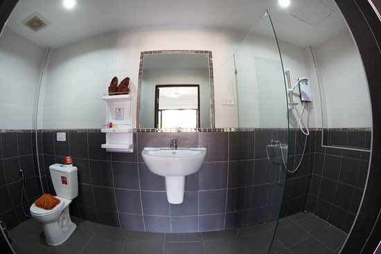 Lotus Bleu Resort Restaurant — Bathroom