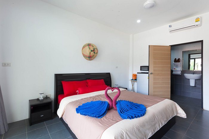Lotus Bleu Resort Restaurant — Guest room