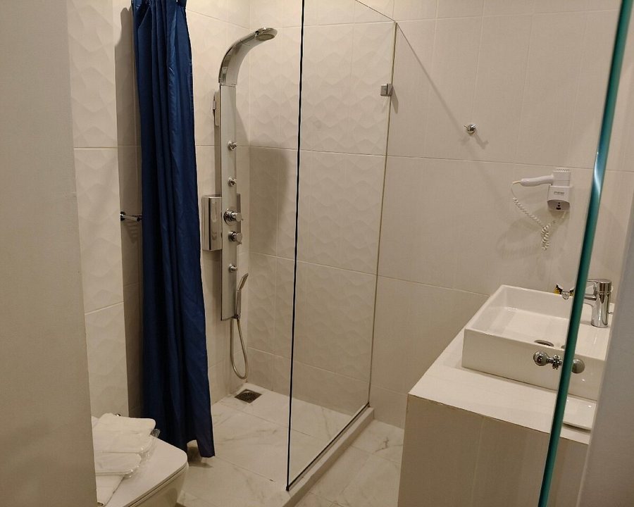 Lotus Center Apartments — Bathroom
