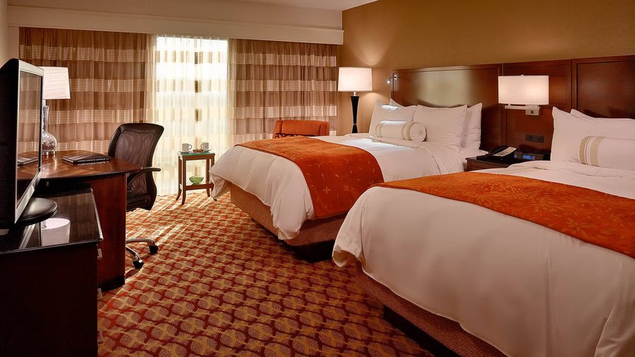Louisville Marriott East — Guest room