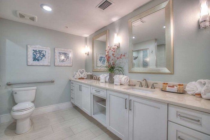 Lover s Key Beach Club — Bathroom