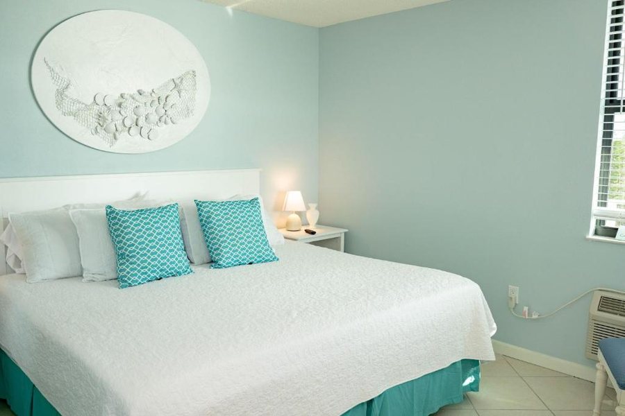 Lover s Key Beach Club — Guest room