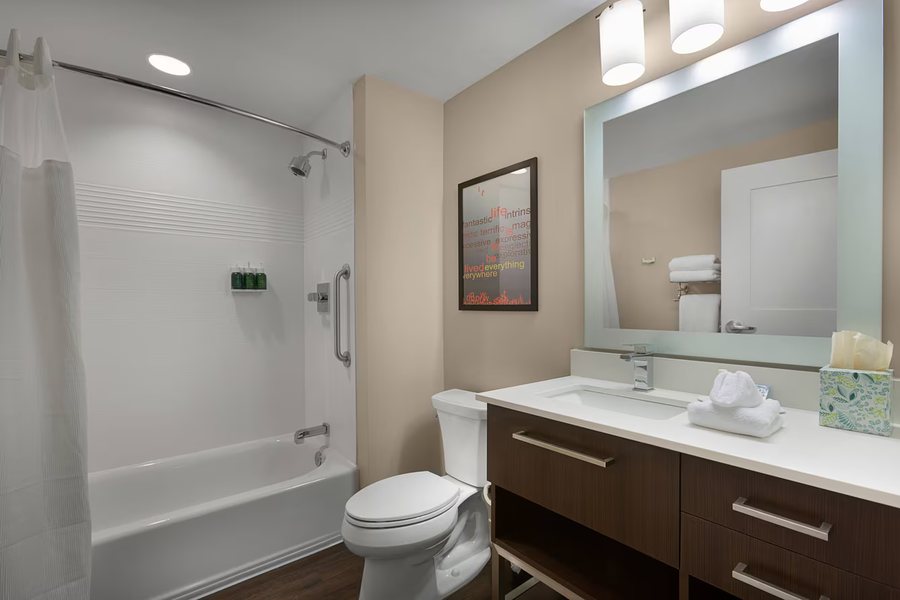 Lovill House Inn — Bathroom
