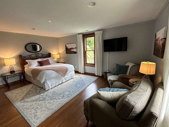 Lovill House Inn — Guest room