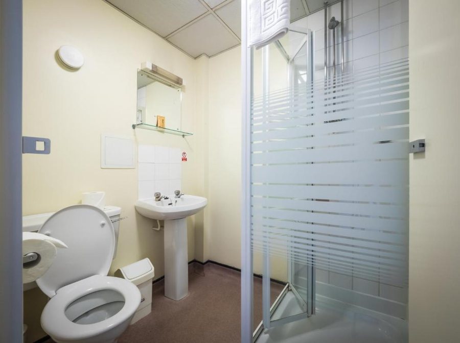 LSE Bankside House — Bathroom