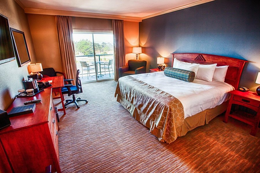 Lucky 7 Casino Hotel Howonquet Lodge — Guest room
