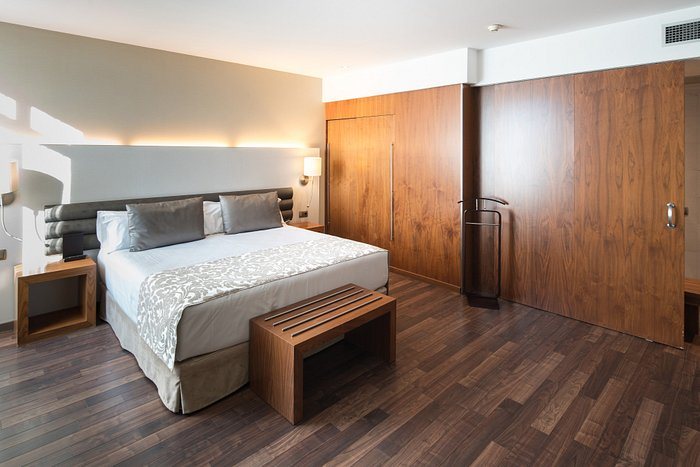 Lugaris Rambla Barcelona Catalonia — Guest room