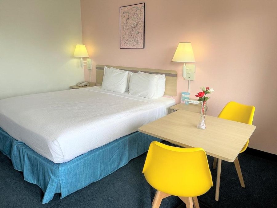 LuLu Hotel Silver City Silver City New Mexico — Guest room