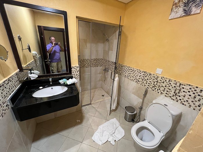 Lumbini Dream Garden Guest House — Bathroom
