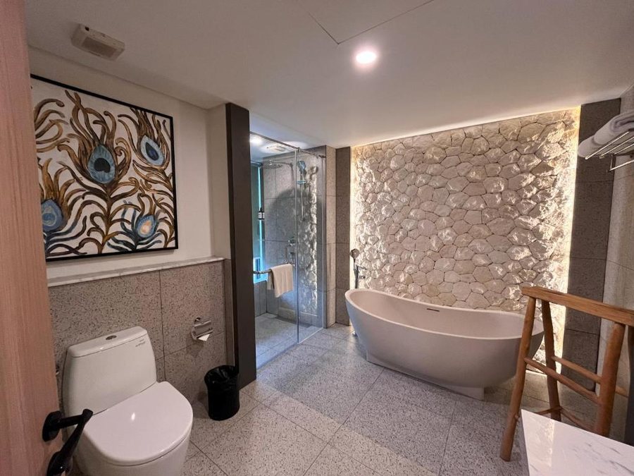 Luminor Hotel Legian Seminyak Bali — Bathroom