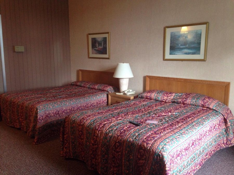 Luray Caverns Motel East — Guest room
