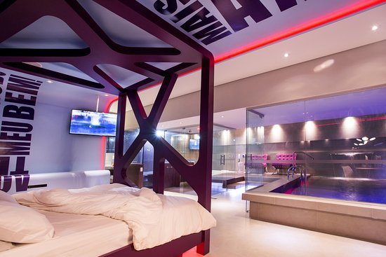 Lush Motel — Guest room