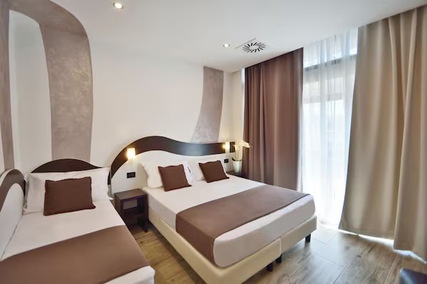 Luxor Florence — Guest room