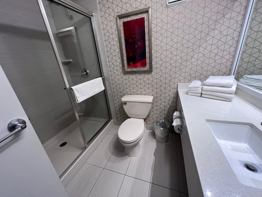 Luxor Hotel Casino Las Vegas Nevada — Bathroom