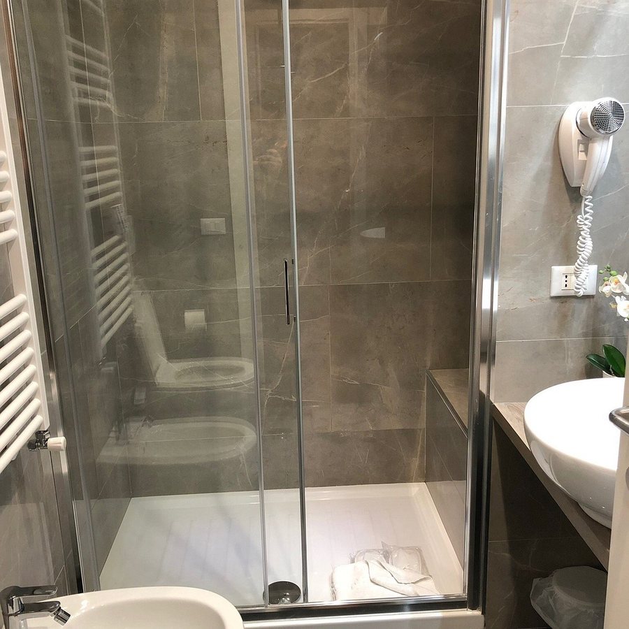 Luxury on the River Guest House — Bathroom