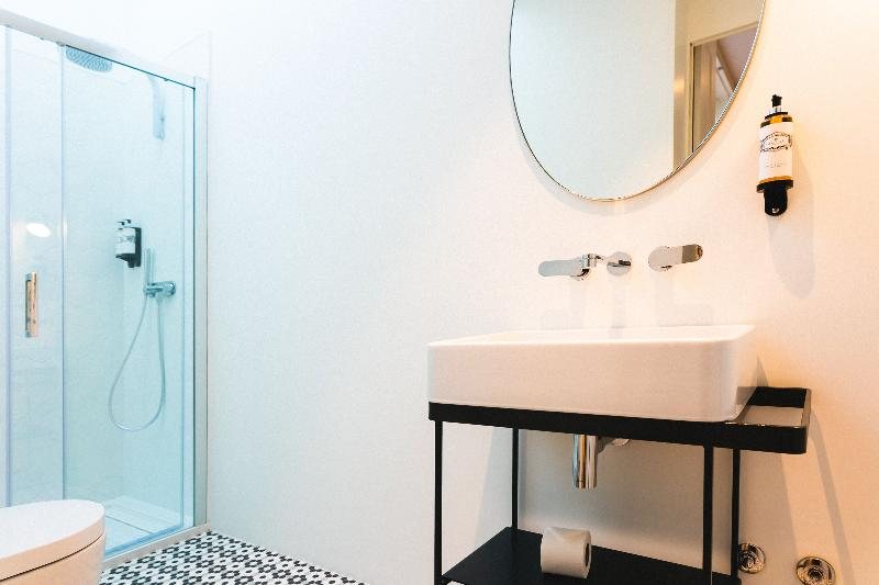 Lx SoHo Boutique Hotel by RIDAN Hotels — Bathroom