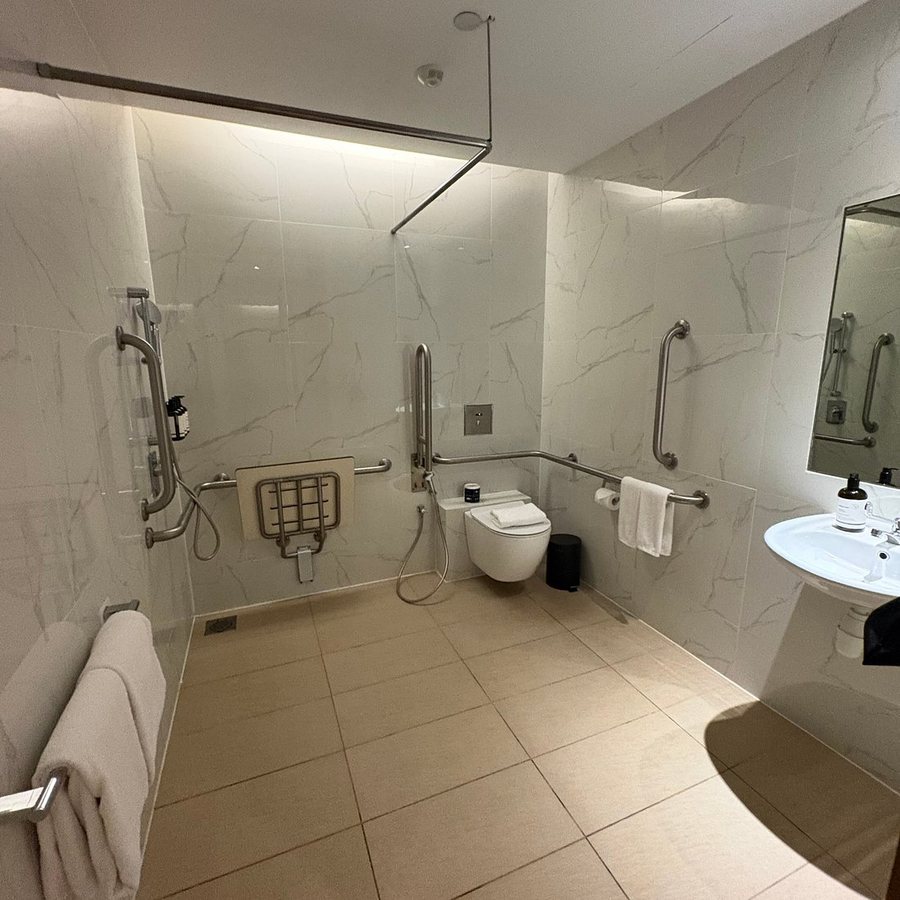 Lyf Bugis Singapore — Bathroom