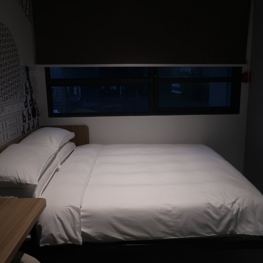 Lyf Farrer Park Singapore — Guest room