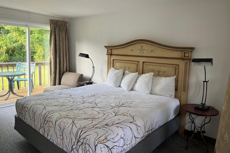 Lyn Aire Motel — Guest room