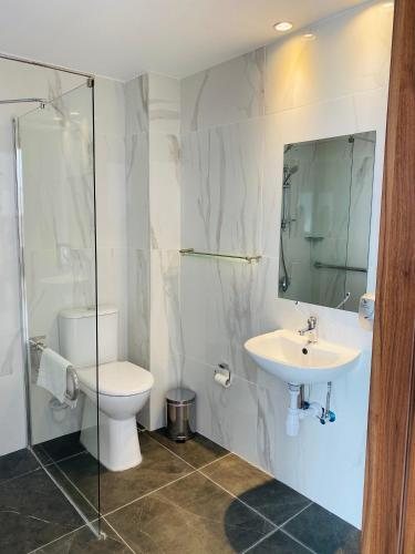 Lysithea Hotel Apartments — Bathroom
