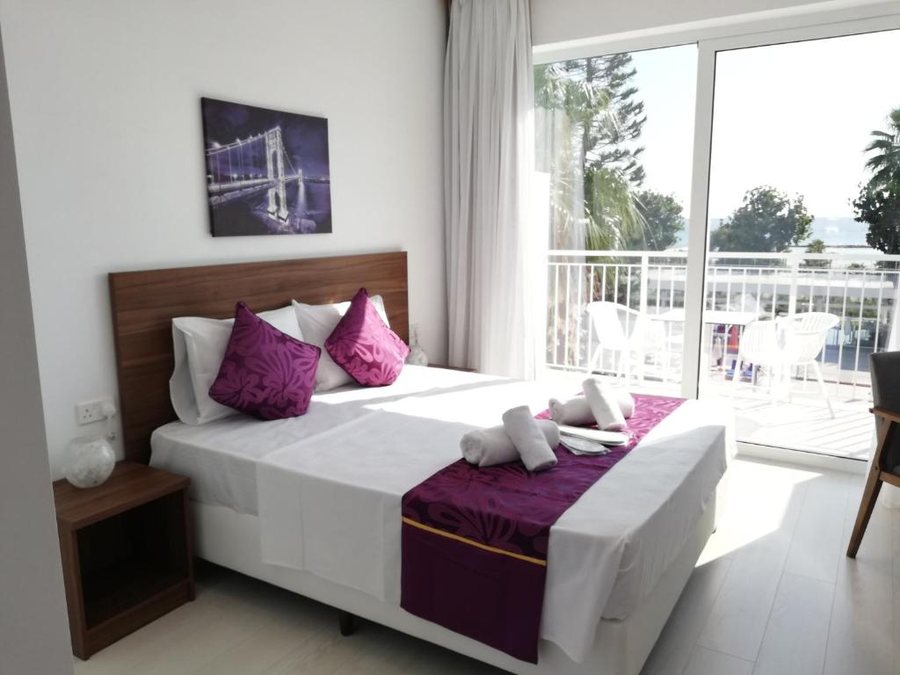 Lysithea Hotel Apartments — Guest room
