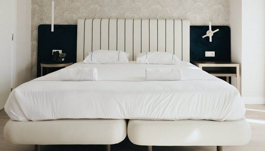 M AR De AR Auria — Guest room